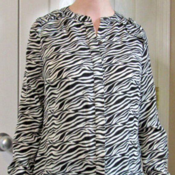 Black White Blouse Tiger Stripes, BCBGMAXAZRI, Button Long Sleeve Office Size S - Picture 2 of 15